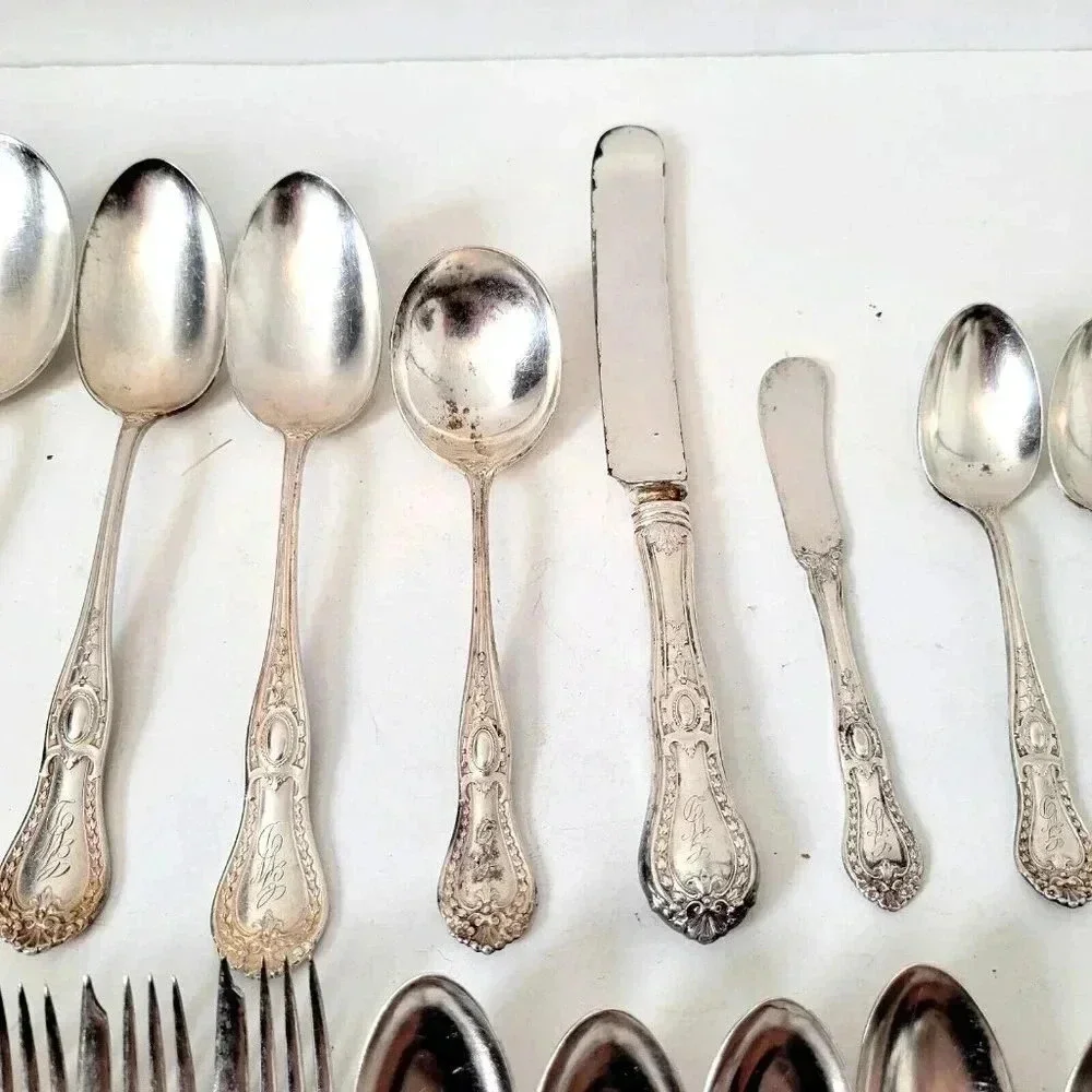 E.H.H. Smith Silver Co Marie Antoinette Silverplate Set of 40 1900's Mon…